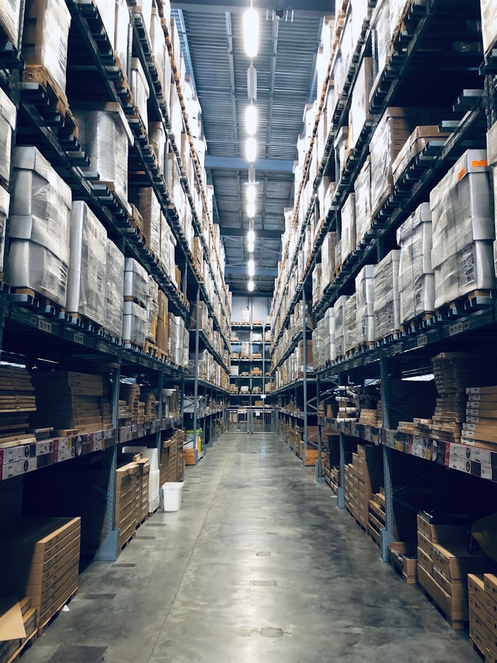 4PX Express global logistics fulfillment center with automated sorting and AI-driven customer service