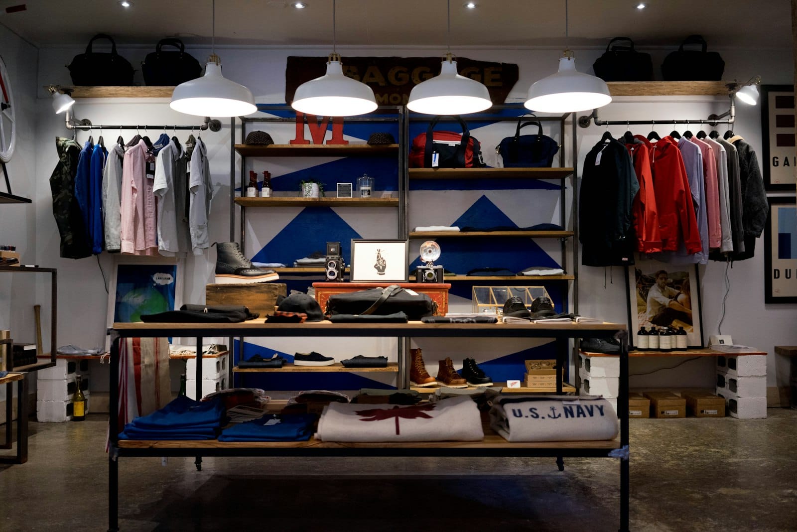 Physical store shopping guide empowerment with omnichannel sales lead distribution